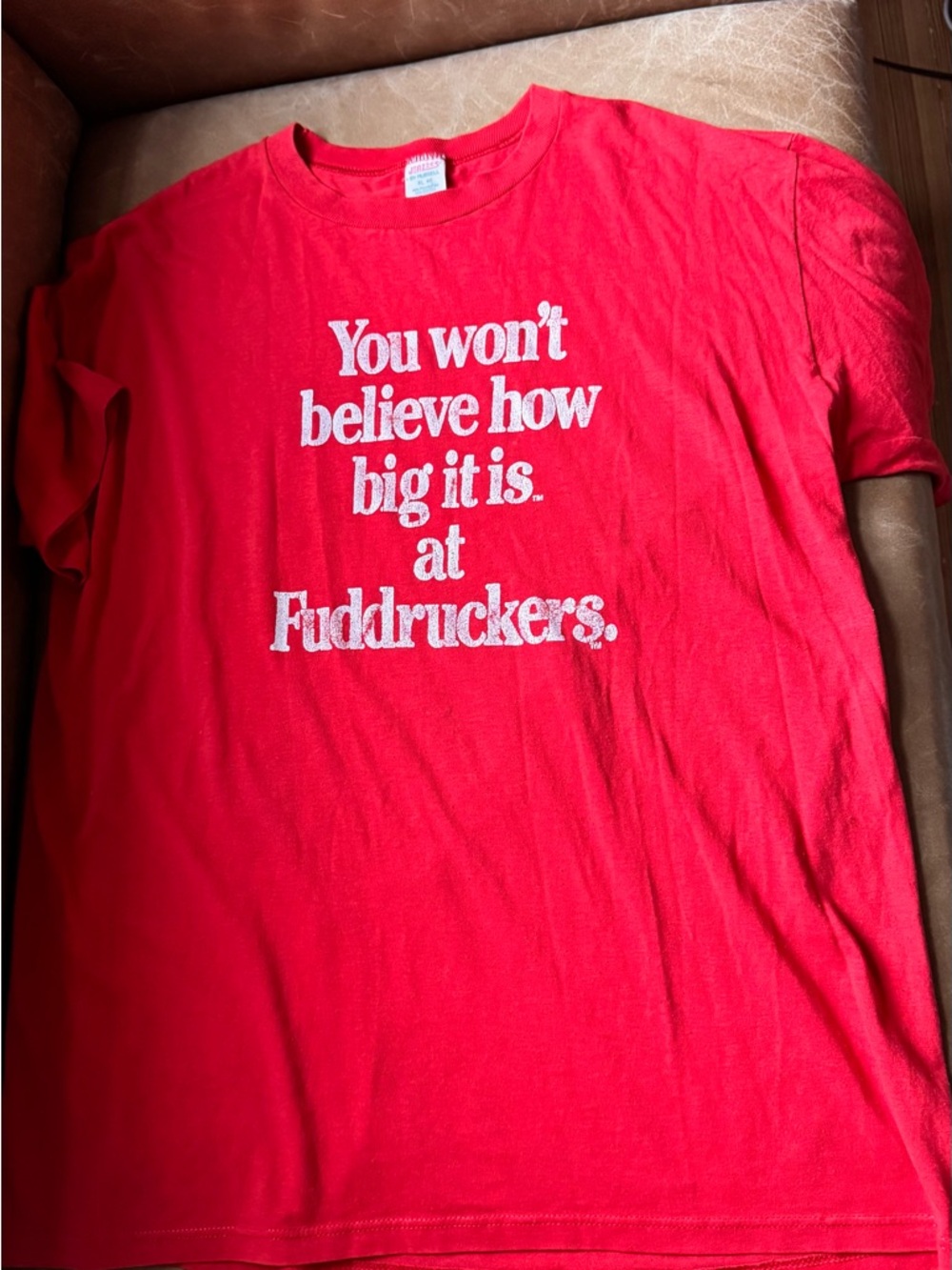 Fuddruckers Graphic Tee “You won't believe how big it is.” vintage rare 80s 90s